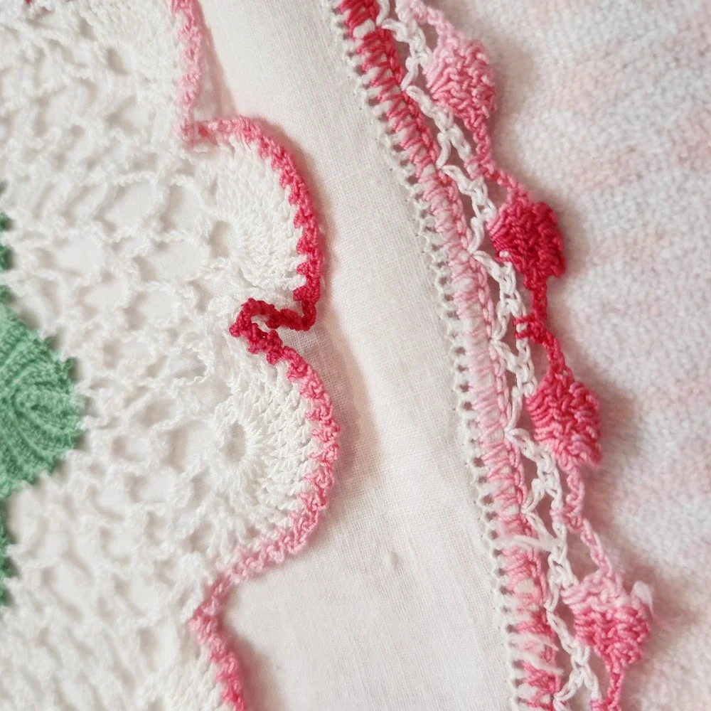 Vintage Embroidered Pillowcases Set of 2 White Pink Flower Floral‎ Crochet Trim